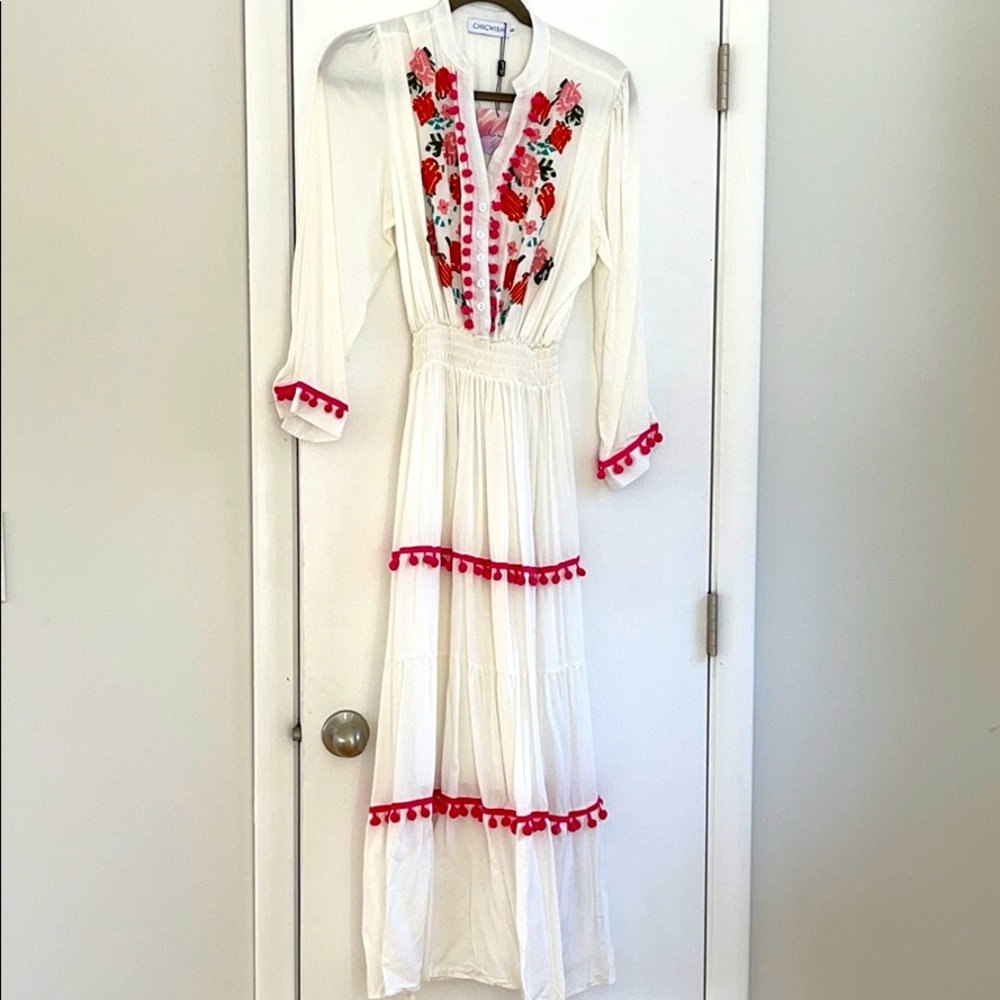 Summer dress flowers pom-poms